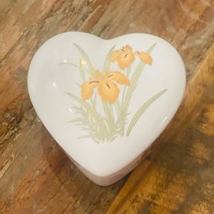 Vintage China heart ❤️ Trinket Box